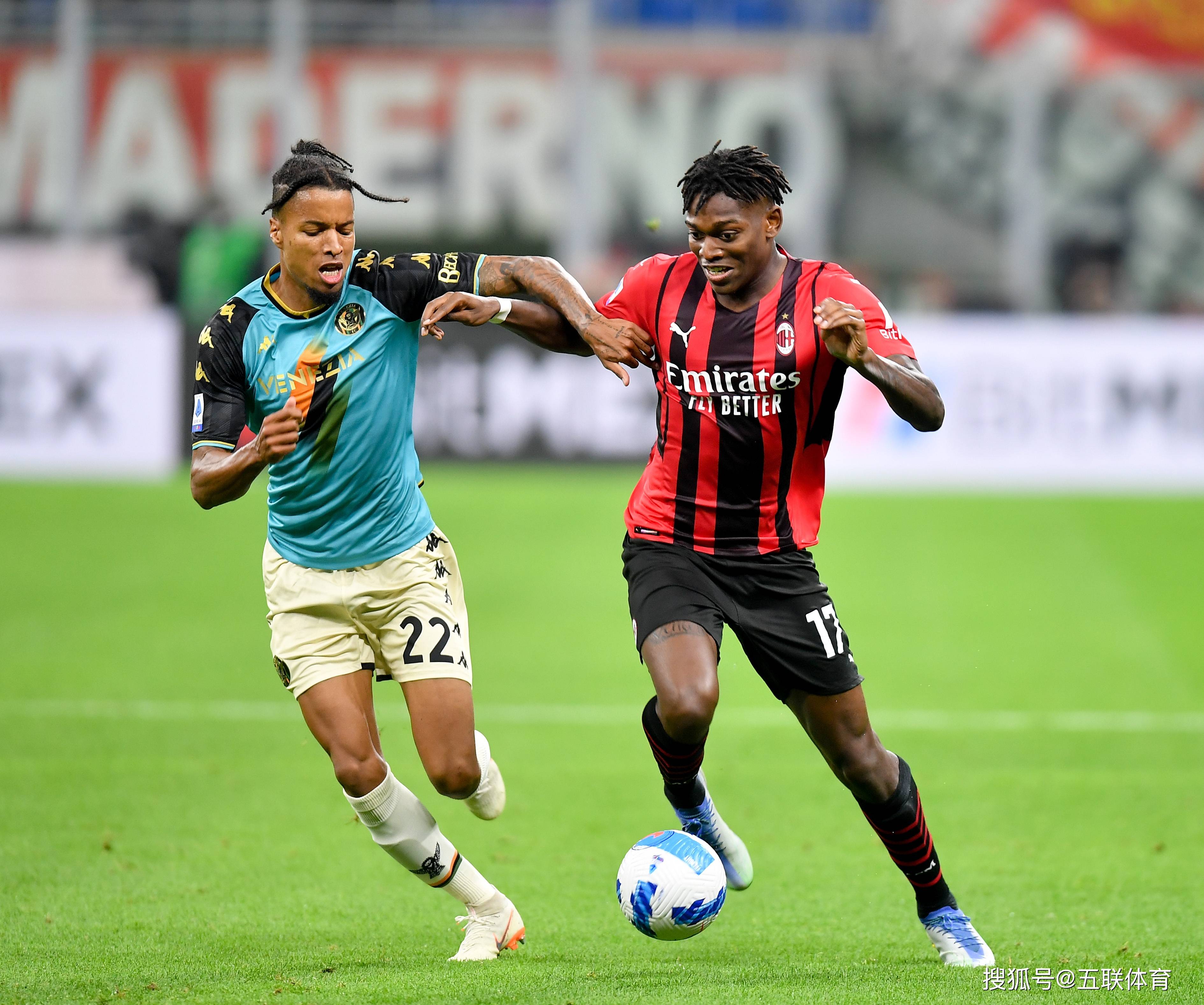 包含AC米兰队长领军作战,带领球队拿下关键胜利的词条 包含AC米兰队长领军作战,带领球队拿下关键胜利的词条