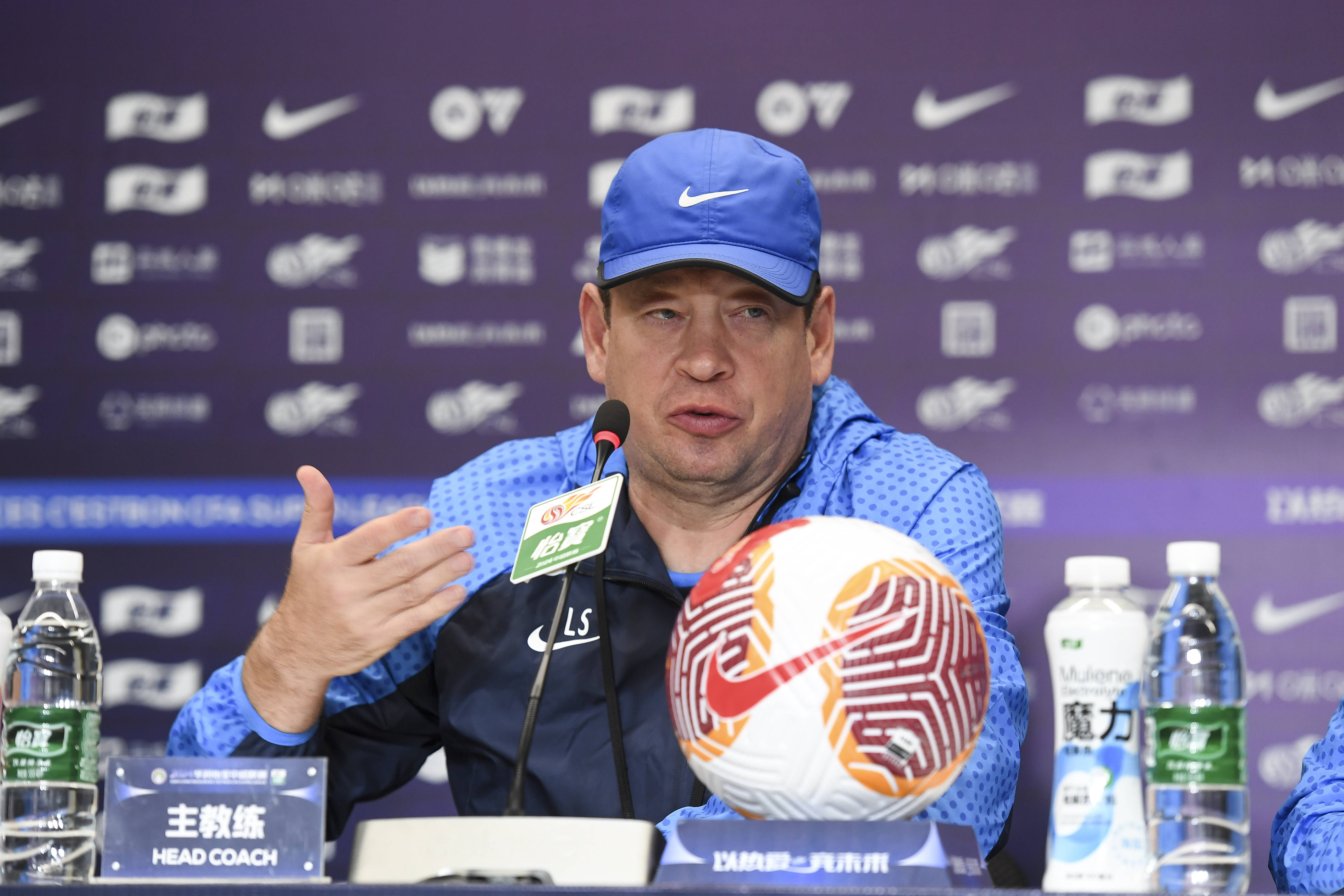 主帅关注球队状态,备战国内联赛 主帅关注球队状态,备战国内联赛