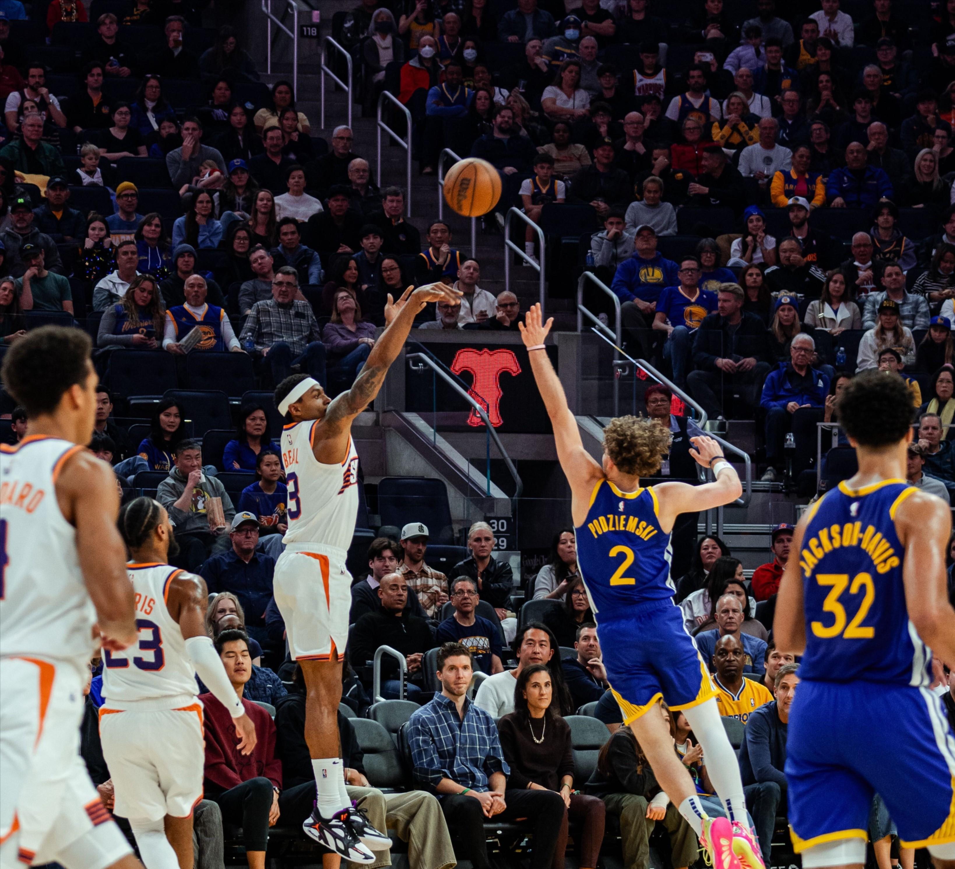 关于雄鹿南加州征战，米德尔顿爆发，助球队逆转状态迎战勇士的信息