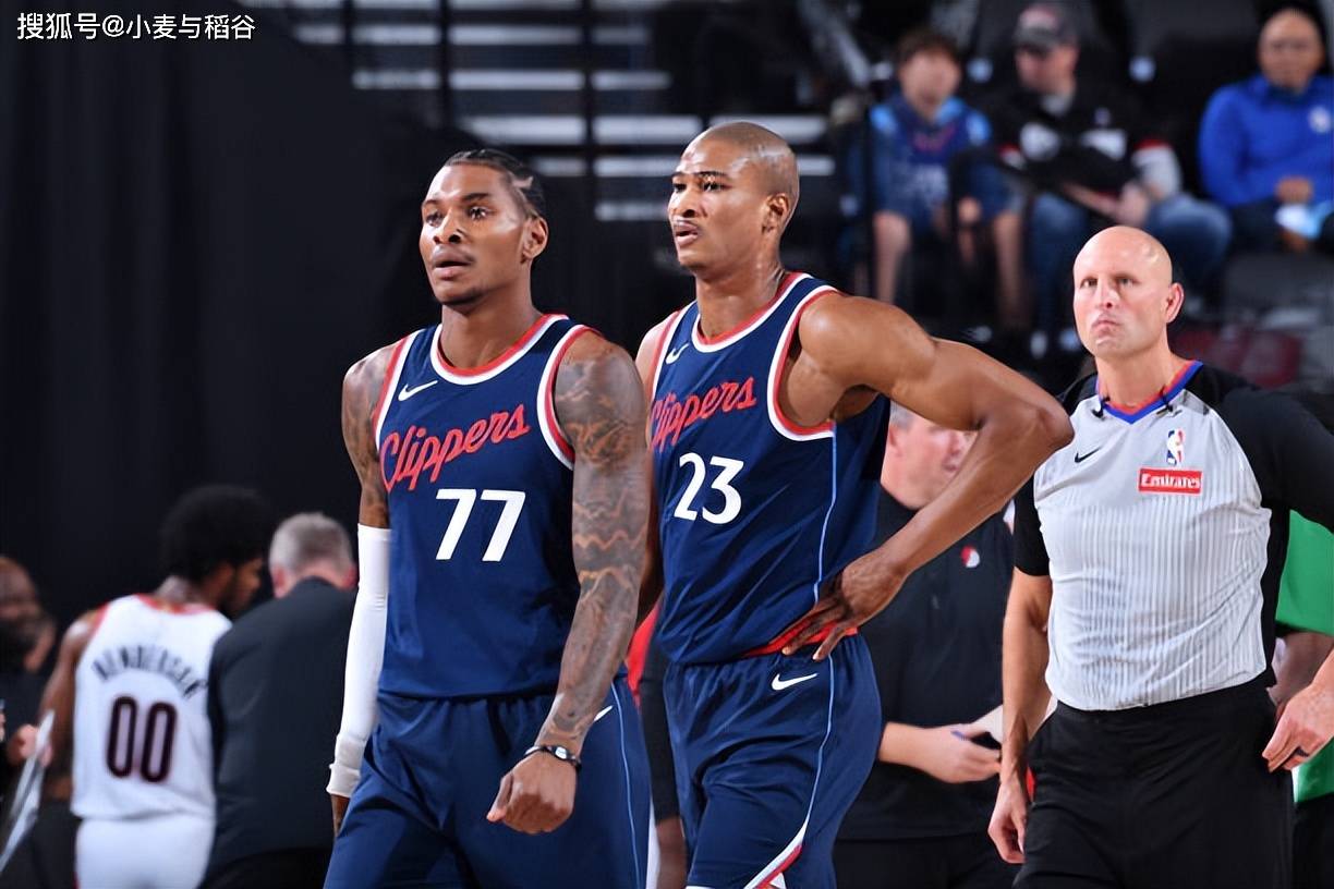 包含快船客场力克开拓者，洛瑞大放异彩！的词条