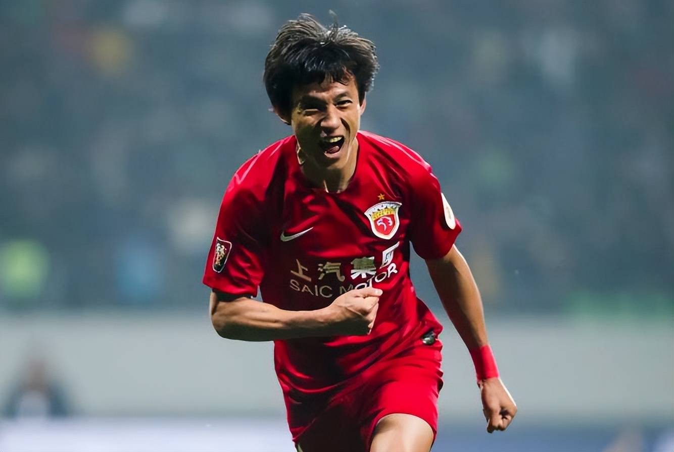 -上海上港球员展现队内团结，备战下场比赛