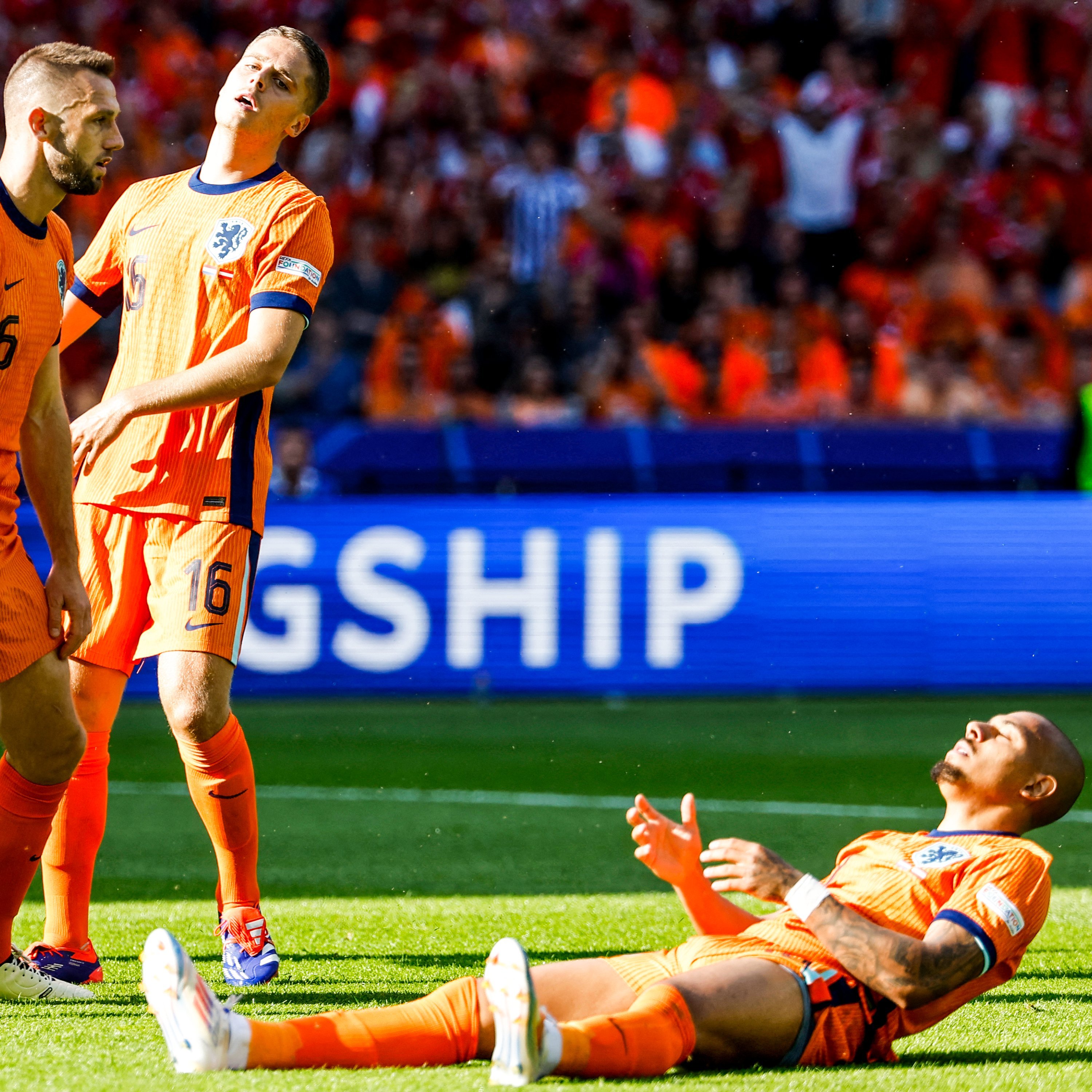 AG捕鱼官网app下载-欧洲足球联赛场边花边球亮点