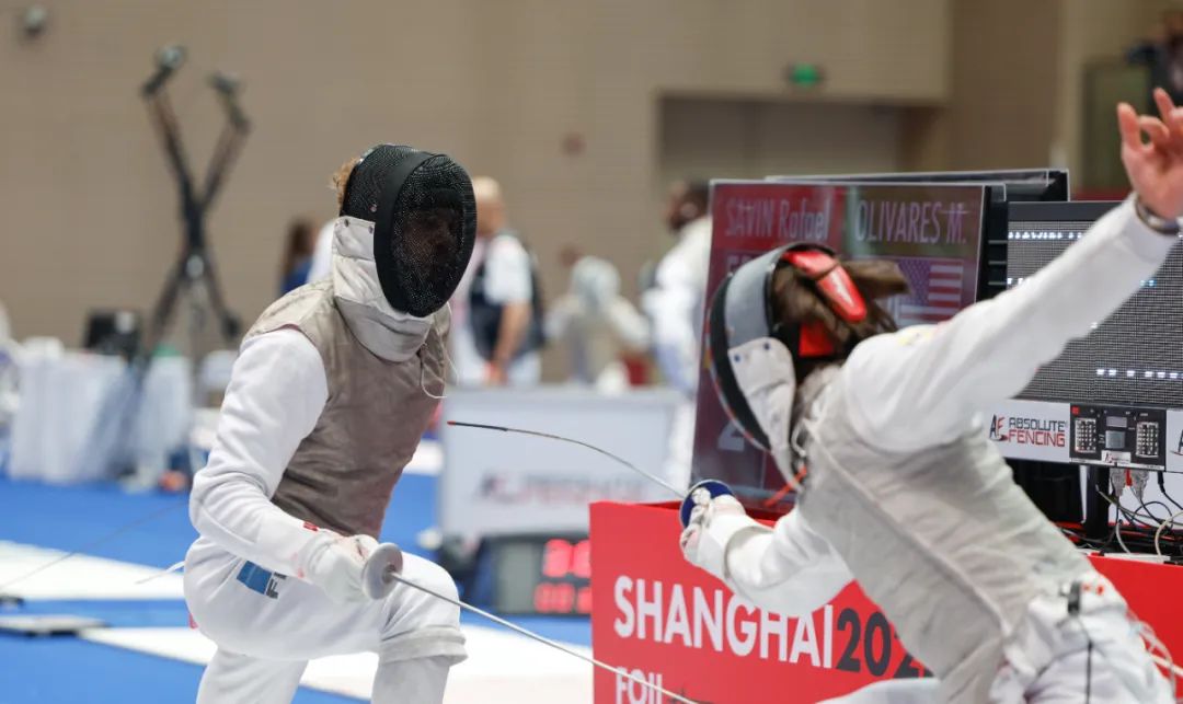 一触即发的激烈比拼现场,胜者将尽显飒爽英姿的简单介绍 一触即发的激烈比拼现场,胜者将尽显飒爽英姿的简单介绍