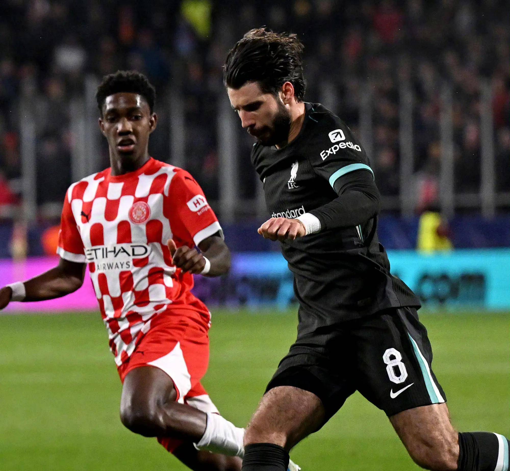 -包含-->利物浦轻松晋级欧冠强,豪门遭遇惨败的词条