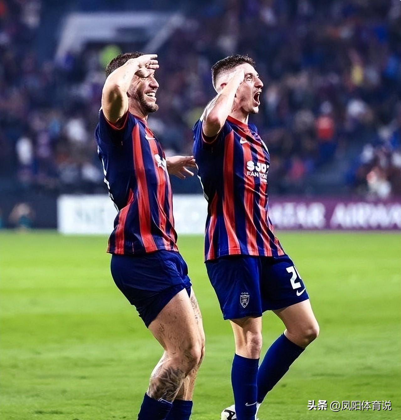 国际足球赛场上球队实力悬殊，激情碰撞