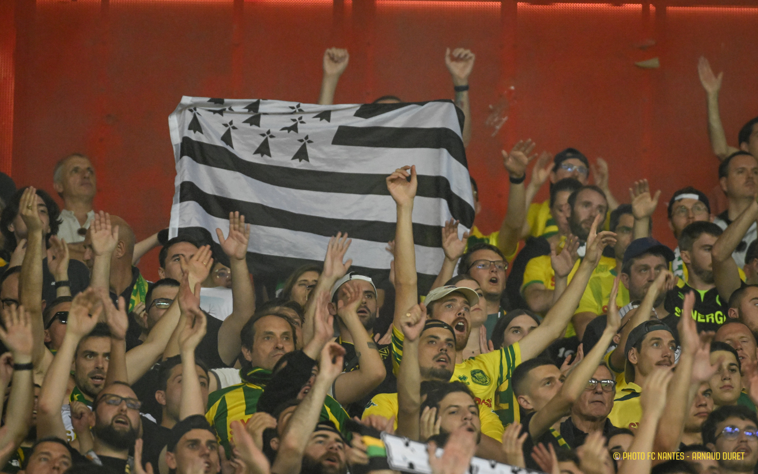 AG捕鱼游戏-南特建功主场，球迷欢呼庆祝胜利到手的简单介绍