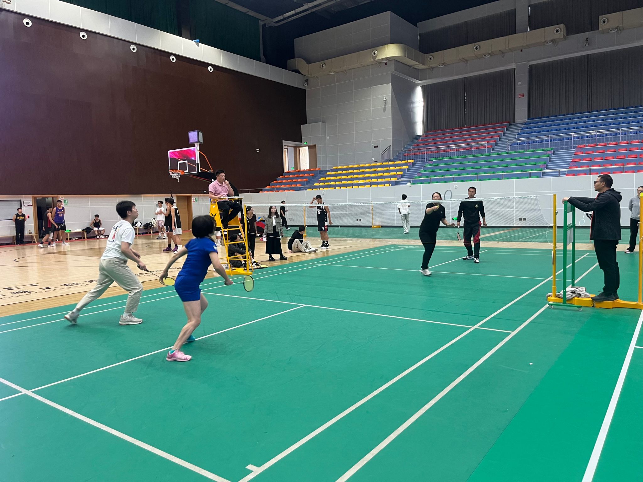 AG捕鱼官方入口-柬埔寨打羽毛球选手飘逸身姿，夺冠登顶