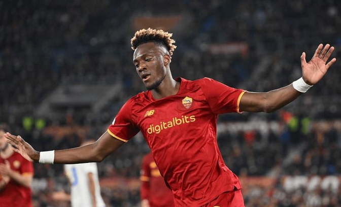 米兰德比战场烽火再起，胜者笑到最后