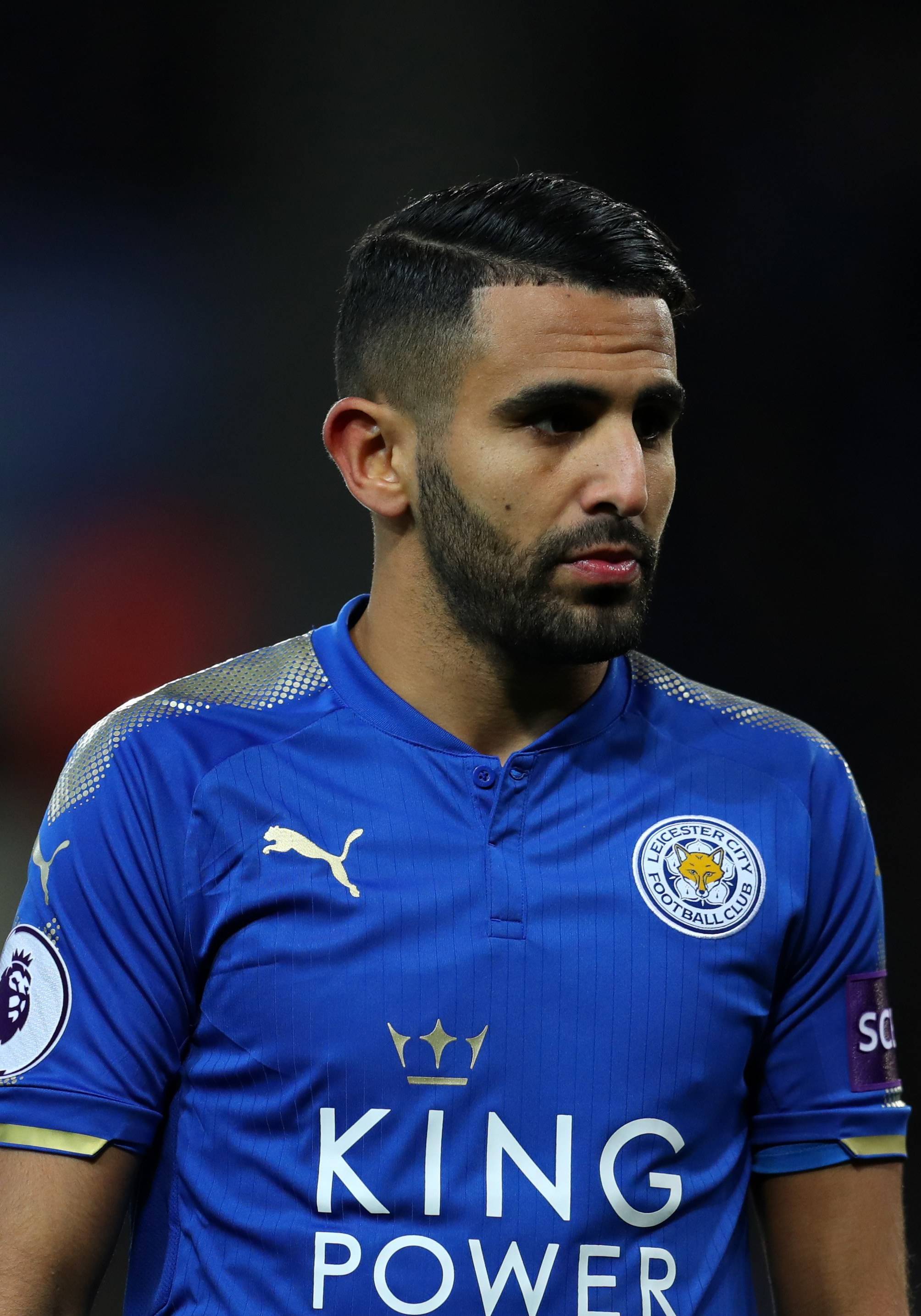 巴尔迪尼亚上演帽子戏法,成为球队英雄 巴尔迪尼亚上演帽子戏法,成为球队英雄