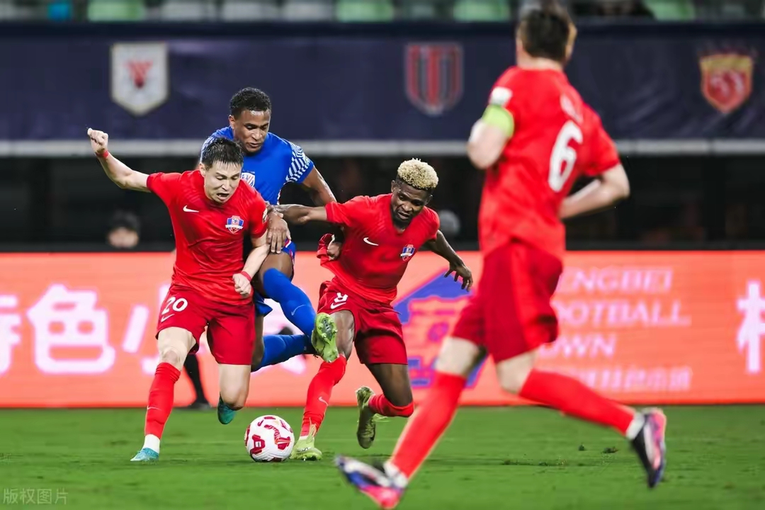 -著名球队迎战强劲对手要展现实力