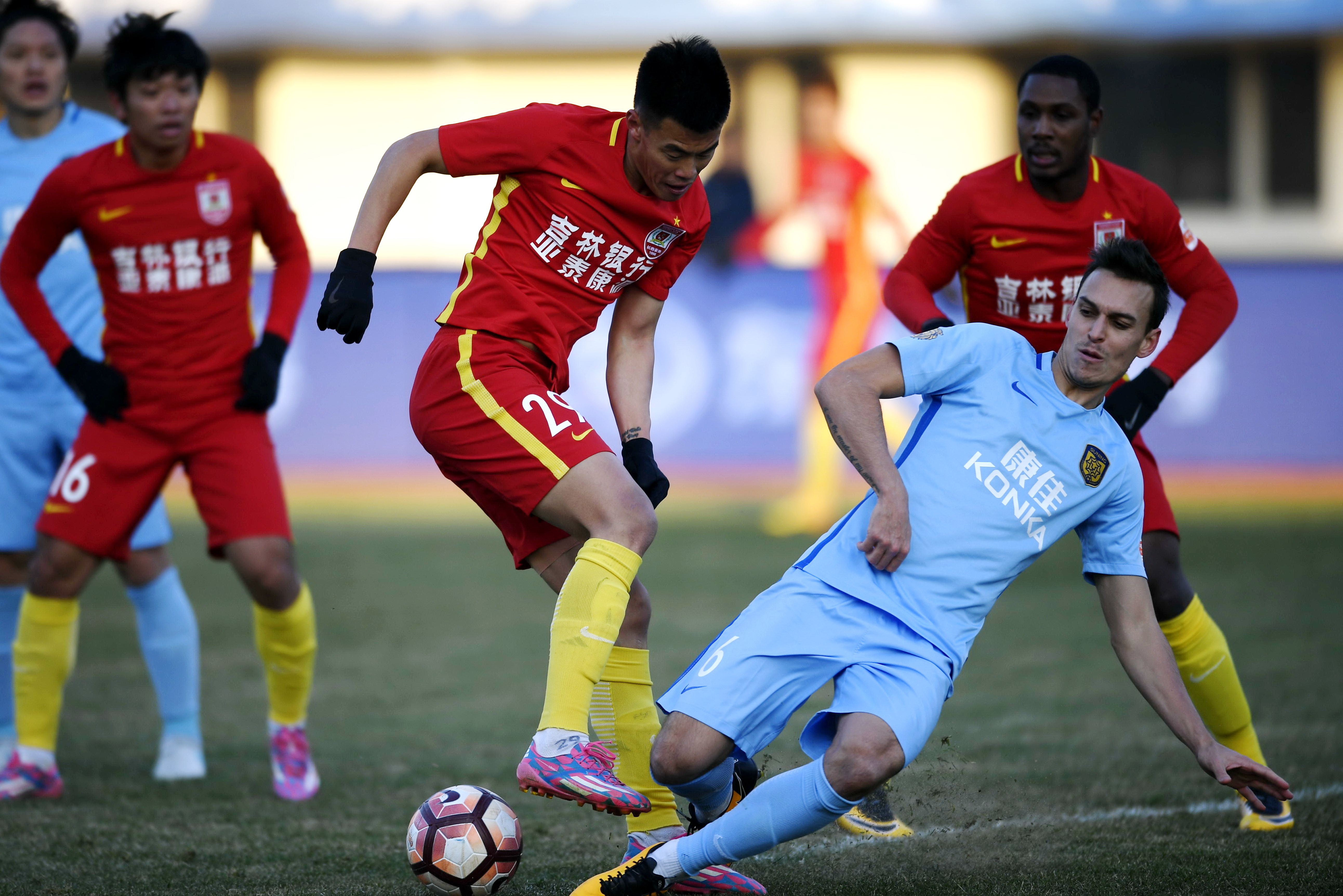 包含北京人和客场不敌江苏苏宁,遭遇两连败的词条 包含北京人和客场不敌江苏苏宁,遭遇两连败的词条