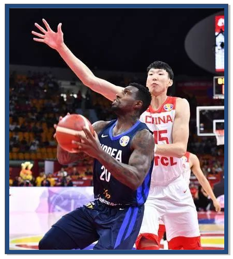 球员们的顽强拼搏让球队获得胜利