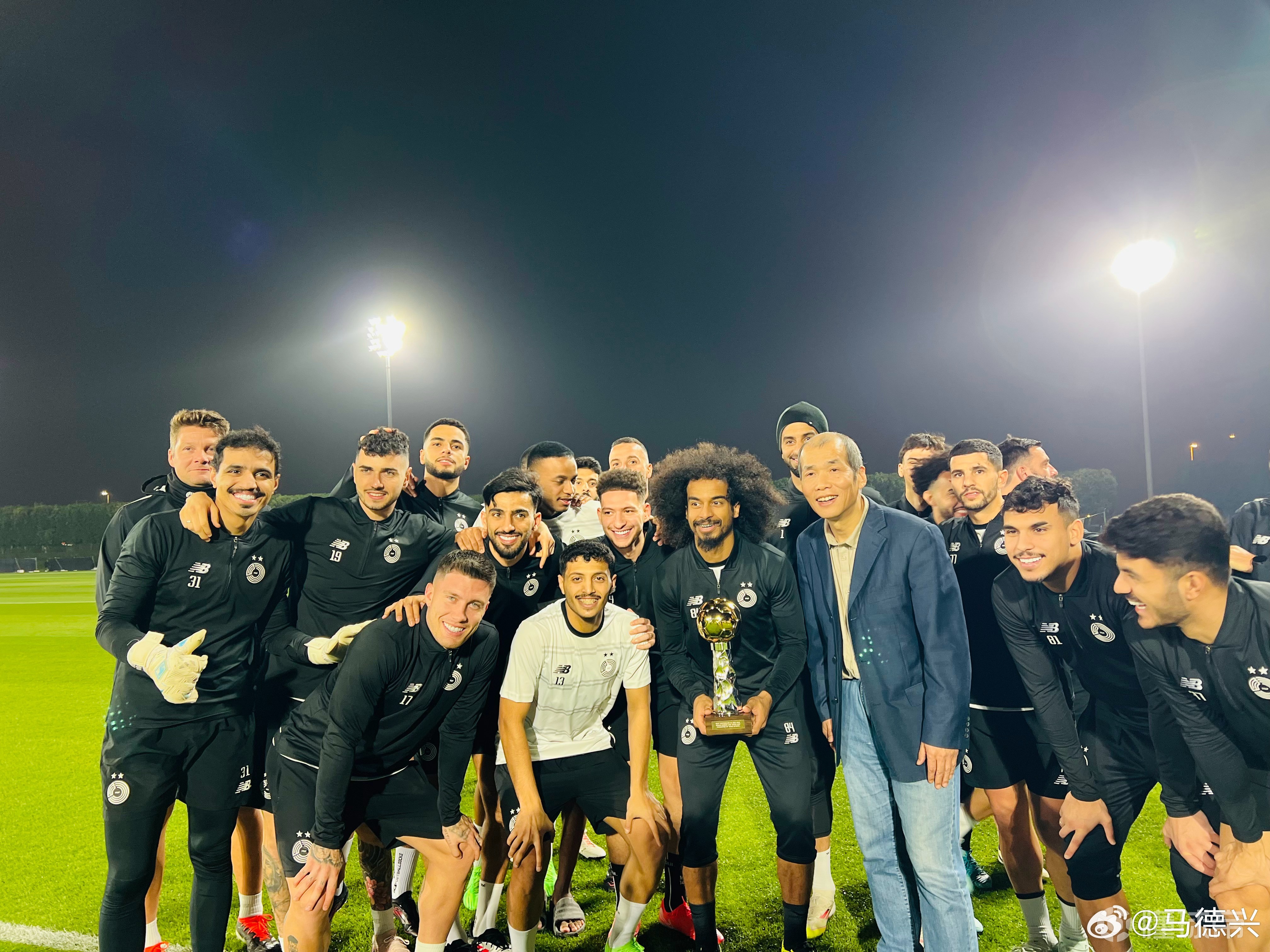 AG捕鱼官网-包含球员个人荣誉赛事举行，引发球迷热议的词条