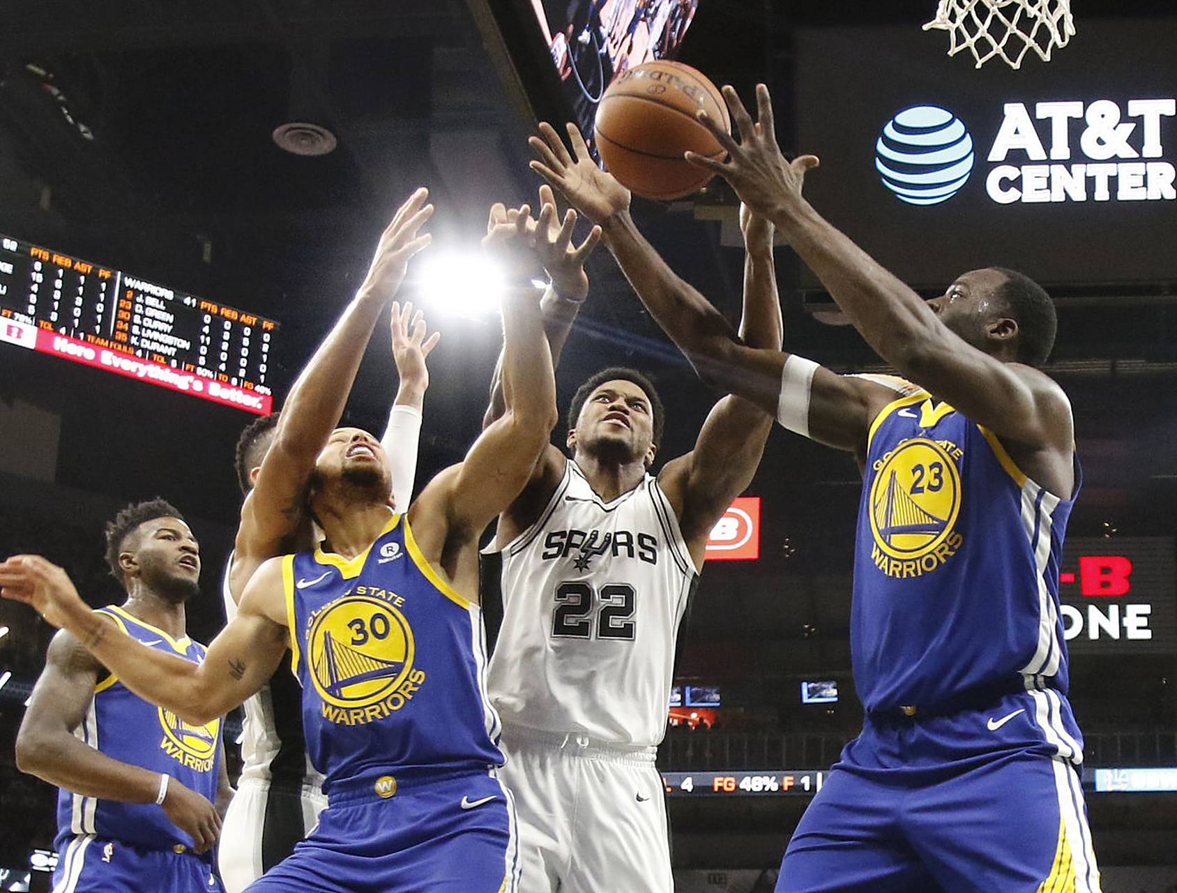 欧洲顶尖篮球联赛季后赛战火重燃