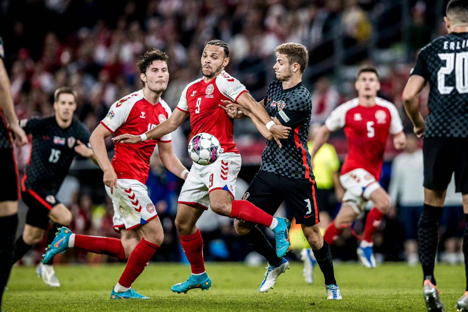 AG捕鱼-冰岛球队迎来历史性胜利，晋级淘汰赛阶段