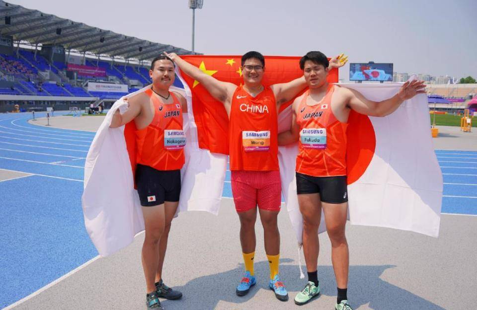 拉脱维亚击剑队斩获奖牌，实力惊人