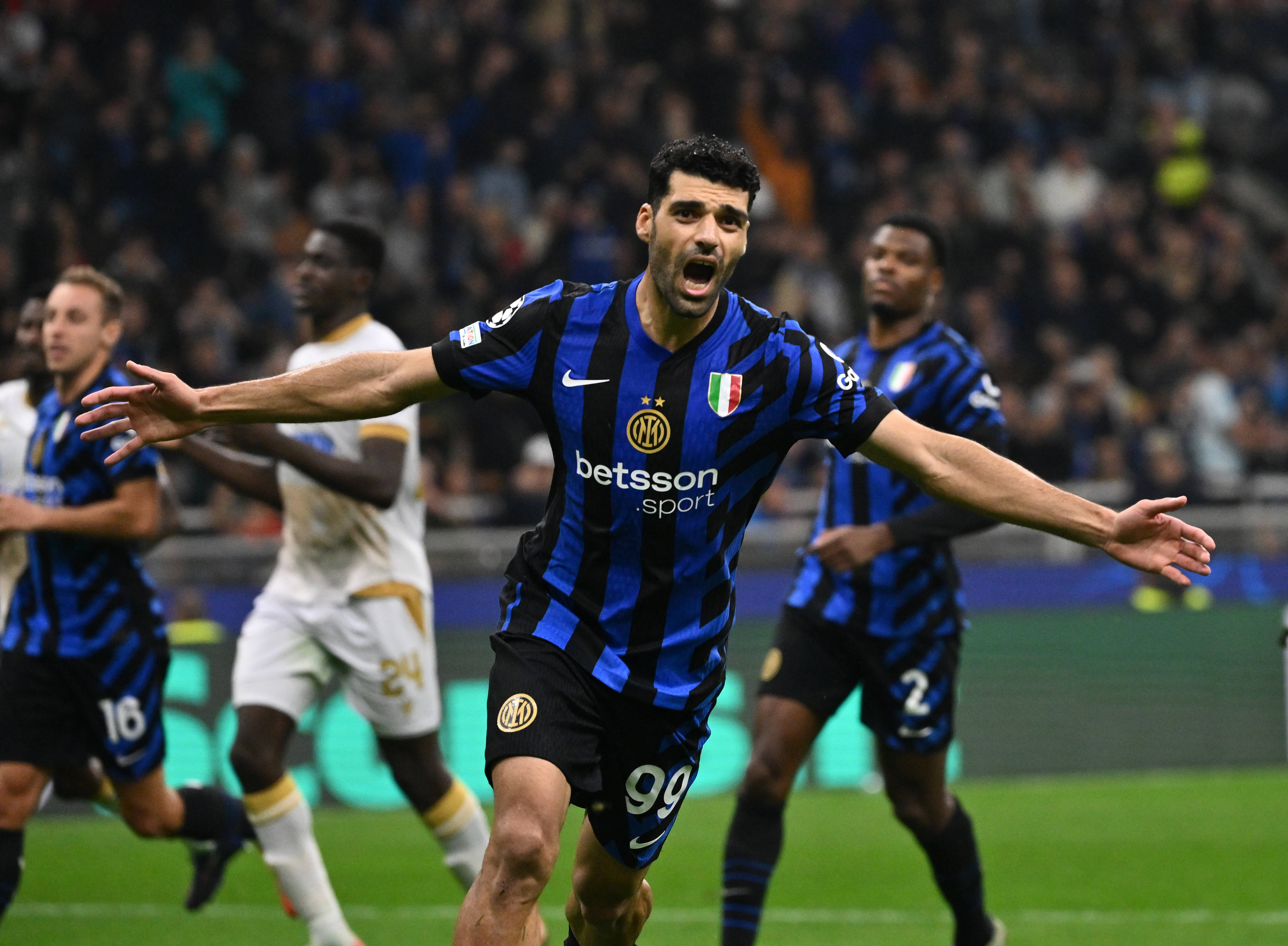 包含阿贾克斯客场击败费耶诺德,荷甲积分榜继续领先的词条 包含阿贾克斯客场击败费耶诺德,荷甲积分榜继续领先的词条