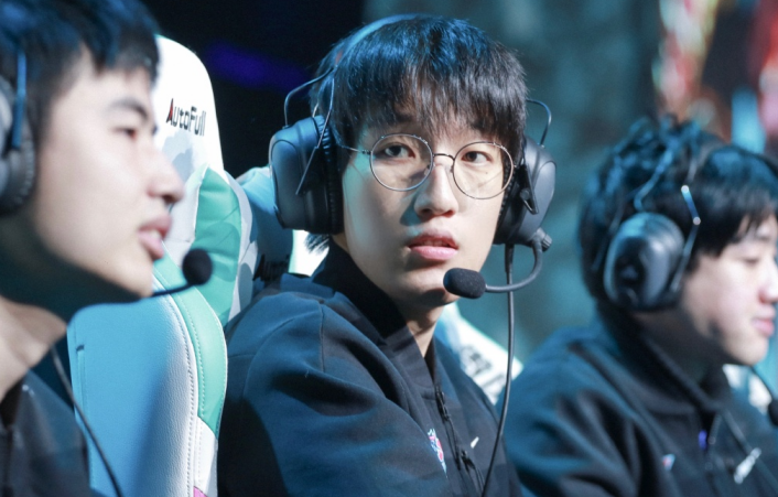 CLG绝杀FLY,Doinb拿下关键大龙焦点之战全球总决赛,让粉丝疯狂欢呼的简单介绍 CLG绝杀FLY,Doinb拿下关键大龙焦点之战全球总决赛,让粉丝疯狂欢呼的简单介绍