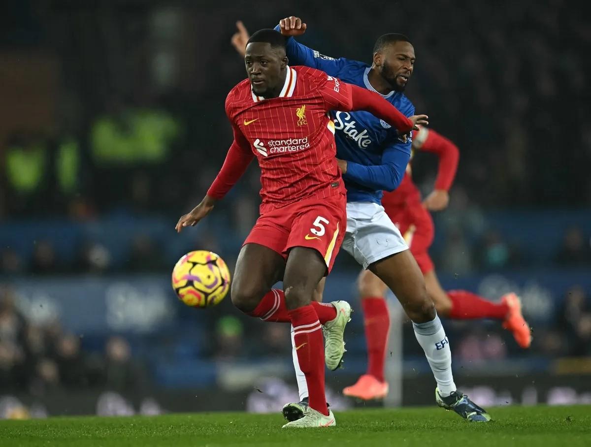 利物浦客场逆转埃弗顿,继续领跑的简单介绍 利物浦客场逆转埃弗顿,继续领跑的简单介绍