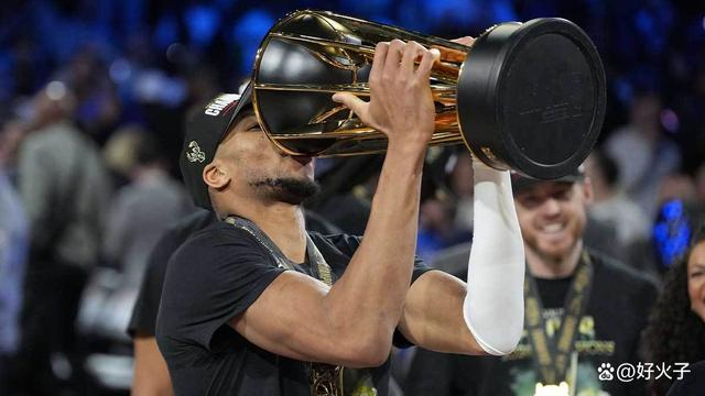 雄鹿中场休息遭遇恶劣球迷辱骂,联盟宣布调查 雄鹿中场休息遭遇恶劣球迷辱骂,联盟宣布调查