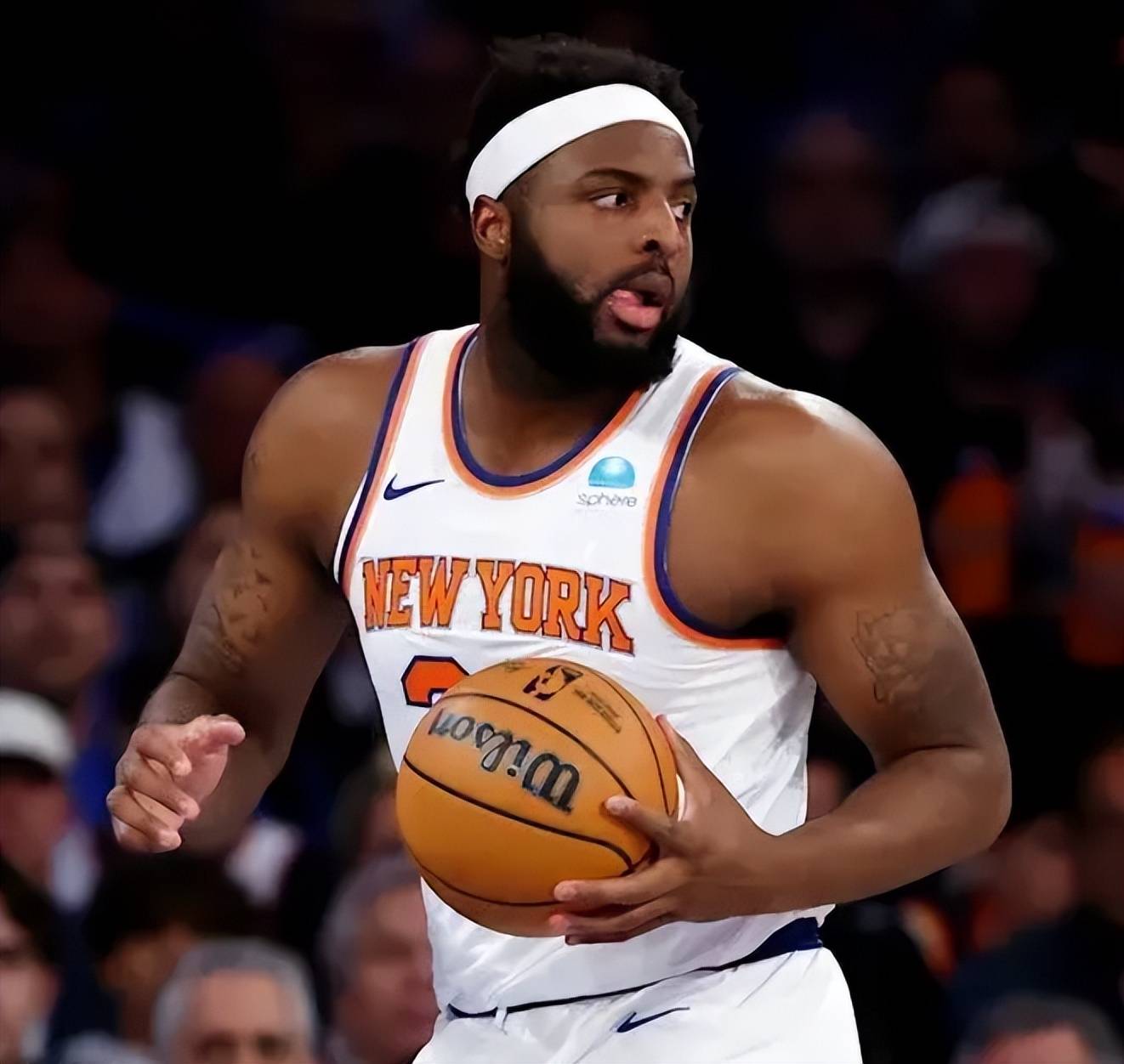 尼克斯队面临重建困境，球迷期待未来新篇章