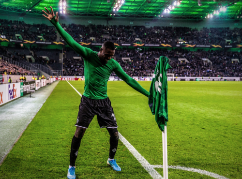 包含昨晚比赛疲惫不堪，门兴将挑战弗赖堡的词条