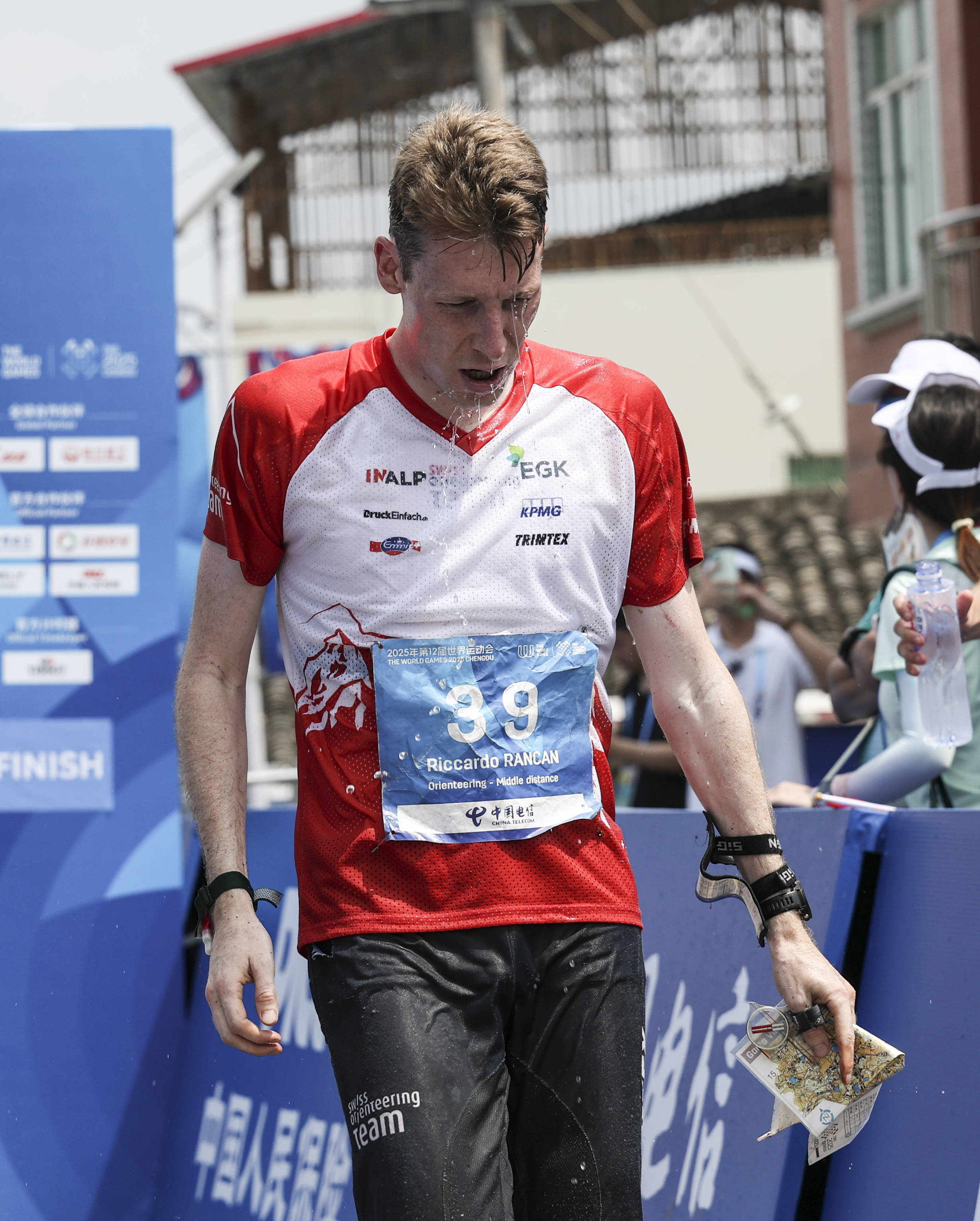 荷兰自行车选手速度惊人夺金