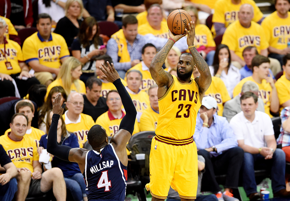 雄鹿再胜太阳，安东尼-戴维斯亮眼发挥